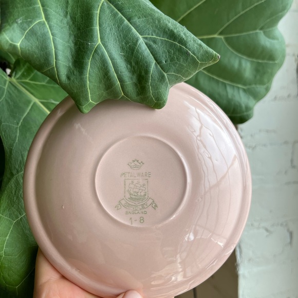 Vintage Blush Pink Petalware Cups and Saucers - Picture 4 of 5